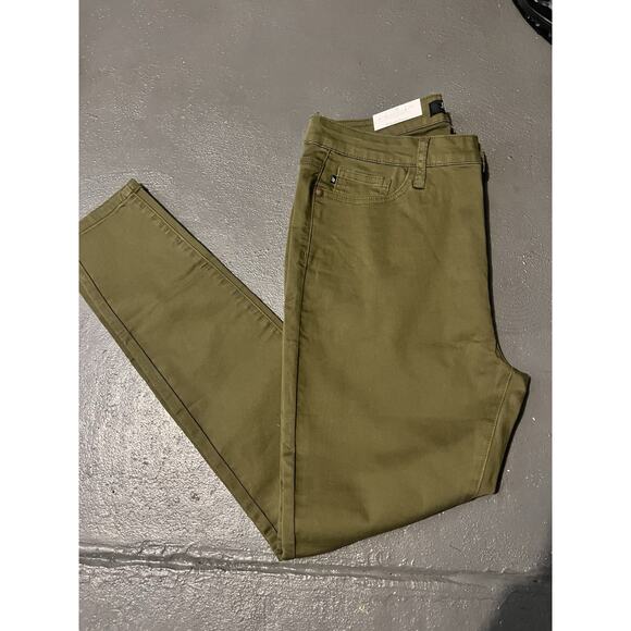NWOT Judy Blue Los Angeles Skinny Fit Women’s Olive Green Pants Size 13/31 - Picture 8 of 8